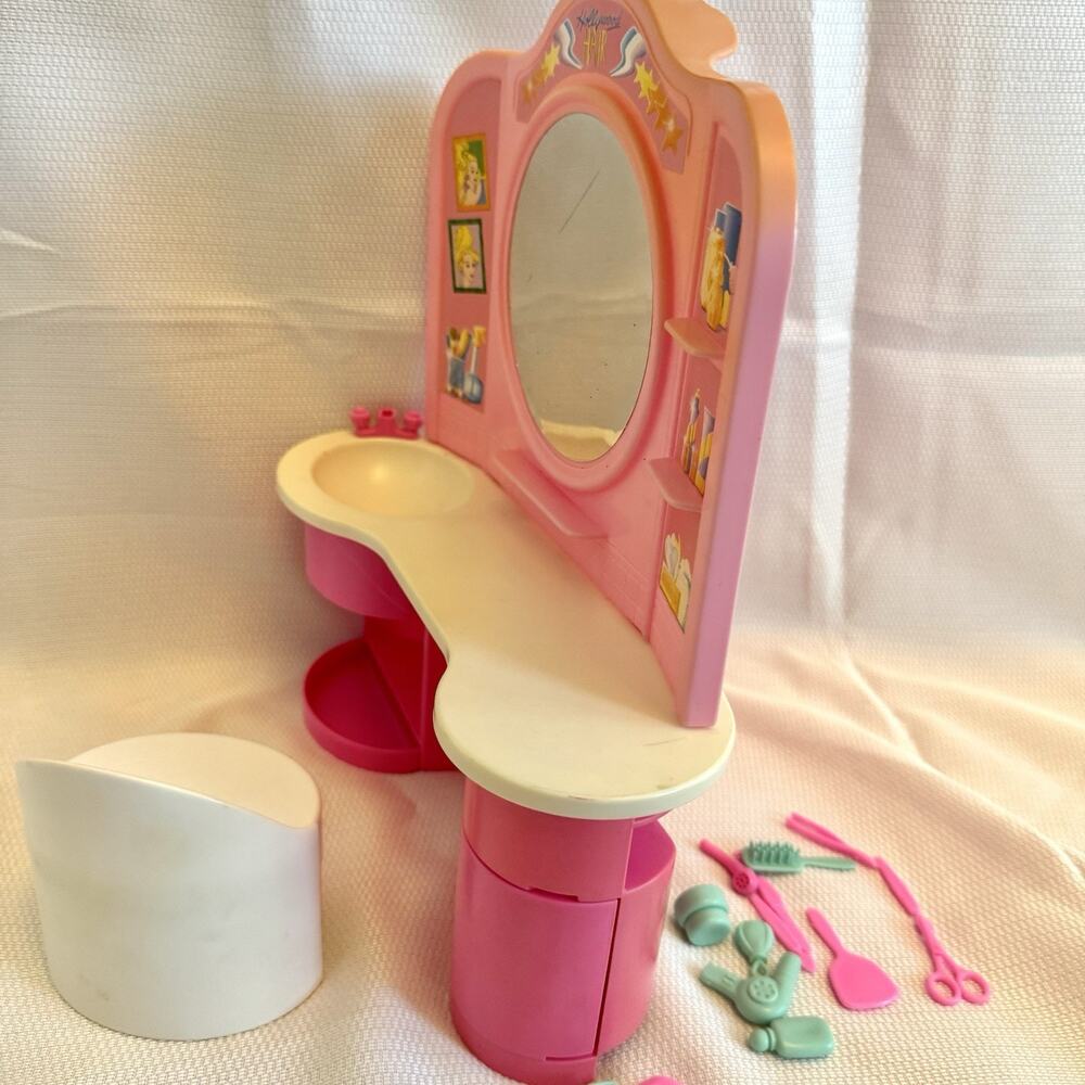 MATTEL Barbie Beauty Center Playset 1991 Pink Bathroom Vanity And Accessories - Picture 8 of 16